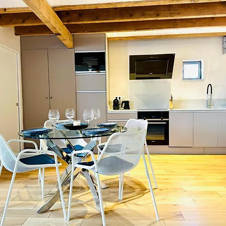 Apartment En Hyper Centre D'arles